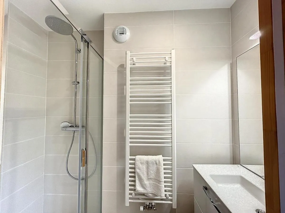 Appartement Neuf Avec Vue Mont Blanc, Parking Et Wifi A Combloux - Fr-1-560-113 0*,